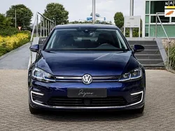 Blauw, metallic lak Gebruikt 2019 VW e-Golf Hatchback | € 11.350 (Eerlijke prijs)