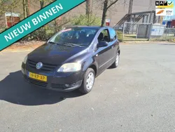 Zwart, metallic lak Gebruikt 2005 VW Fox Trendline Hatchback | € 1.899 (Eerlijke prijs)