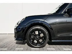 Midnight black ii Gebruikt 2025 Mini Cooper Hatchback | € 41.900