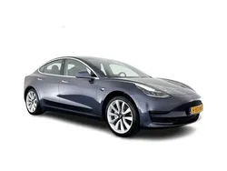 Midnight silver (grijs metallic) Gebruikt 2020 Tesla Model 3 Standard Range Sedan | € 16.845 (Eerlijke prijs)