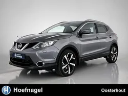 Grijs, metallic lak Gebruikt 2015 Nissan Qashqai Tekna SUV | € 12.900 (Eerlijke prijs)