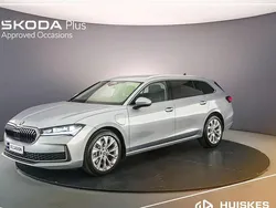 Zilver Gebruikt 2024 Skoda Superb Business Line Hatchback | € 43.000