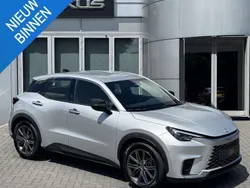 Zilver, metallic lak Gebruikt 2024 Lexus LBX SUV | € 37.400 (Goede deal)