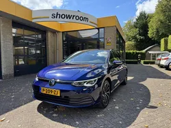 Blauw Gebruikt 2021 VW Golf VIII Style Hatchback | € 26.495 (Eerlijke prijs)