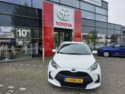 Wit Gebruikt 2021 Toyota Yaris Hybrid Active Hatchback | € 19.351 (Eerlijke prijs)