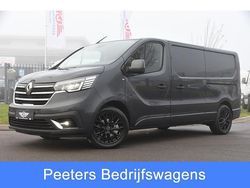 Grijs (metallic) Gebruikt 2023 Renault Trafic Luxe Van | € 24.995