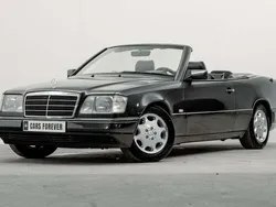 Paars Gebruikt 1993 Mercedes E300 Cabriolet | € 32.950