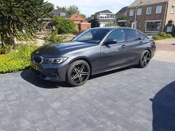 Grijs Gebruikt 2021 BMW 318 Executive Sedan | € 32.750 (Eerlijke prijs)