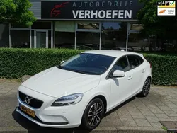 Wit Gebruikt 2017 Volvo V40 Stationwagen | € 13.441 (Eerlijke prijs)