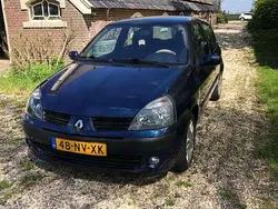 Blauw Gebruikt 2004 Renault Clio II Luxe Hatchback | € 1.200 (Goede deal)