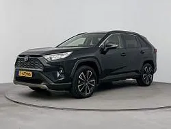 Zwart, metallic lak Gebruikt 2023 Toyota RAV4 SUV | € 41.450 (Eerlijke prijs)
