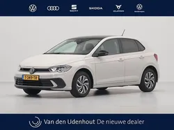 Grijs Gebruikt 2023 VW Polo Life Hatchback | € 18.940 (Eerlijke prijs)