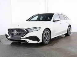 Licht poolwit uni Gebruikt 2024 Mercedes 300 AMG Stationwagen | € 54.750 (Iets duurder)