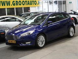 Blauw Gebruikt 2015 Ford Focus Titanium Hatchback | € 9.444 (Eerlijke prijs)