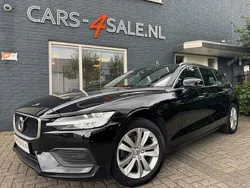 Zwart Gebruikt 2020 Volvo V60 Momentum Stationwagen | € 23.450 (Goede deal)