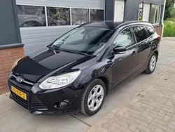 Zwart Gebruikt 2011 Ford Focus Titanium Stationwagen | € 6.345 (Iets duurder)