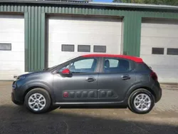 Grijs Gebruikt 2017 Citroën C3 Feel Hatchback | € 8.950 (Eerlijke prijs)