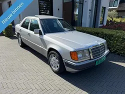 Grijs Gebruikt 1993 Mercedes 200 Sedan | € 14.950