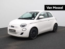 Wit Gebruikt 2023 Fiat 500e La Prima Hatchback | € 22.900 (Eerlijke prijs)