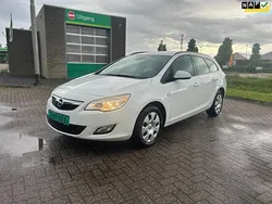 Wit Gebruikt 2011 Opel Astra Edition Stationwagen | € 2.395 (Eerlijke prijs)