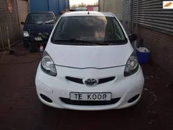 Wit Gebruikt 2011 Toyota Aygo Cool Hatchback | € 2.250 (Eerlijke prijs)