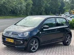 Zwart Gebruikt 2016 VW up! move up! Hatchback | € 6.750 (Eerlijke prijs)