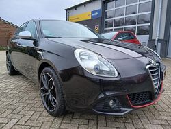 Zwart (metallic) Gebruikt 2012 Alfa Romeo Giulietta Distinctive Hatchback | € 6.995 (Eerlijke prijs)