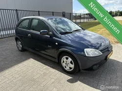 Blauw Gebruikt 2002 Opel Corsa Cosmo Hatchback | € 800 (Goede deal)