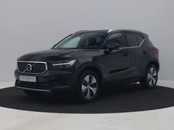 Zwart, metallic lak Gebruikt 2022 Volvo XC40 Inscription SUV | € 32.400 (Super prijs)