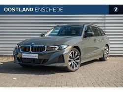 Dravitgrau (grijs metallic) Gebruikt 2025 BMW 330e Shadowline Stationwagen | € 52.500 (Super prijs)