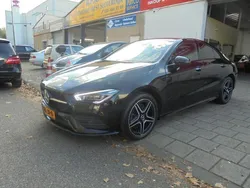Zwart Gebruikt 2021 Mercedes CLA250 Premium Plus Sedan | € 31.999 (Goede deal)