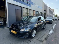 Zwart Gebruikt 2016 VW Golf VII Highline Hatchback | € 10.750 (Eerlijke prijs)
