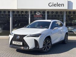 Wit, metallic lak Gebruikt 2023 Lexus UX 250h Sport Line SUV | € 40.900 (Eerlijke prijs)