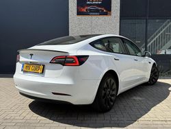 Wit Gebruikt 2021 Tesla Model 3 Standard Range Sedan | € 26.999 (Eerlijke prijs)