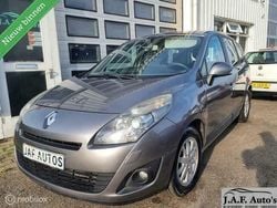 Grijs Gebruikt 2009 Renault Scénic III Luxe MPV | € 3.850 (Iets duurder)