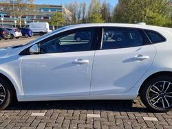 Wit Gebruikt 2019 Volvo V40 Stationwagen | € 17.500 (Eerlijke prijs)