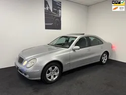 Grijs Gebruikt 2003 Mercedes E200 Avantgarde Sedan | € 5.990 (Eerlijke prijs)