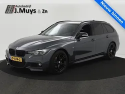 Grijs Gebruikt 2019 BMW 318 M Sport Stationwagen | € 21.440 (Eerlijke prijs)