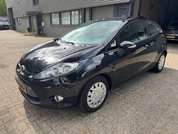 Zwart, metallic lak Gebruikt 2012 Ford Fiesta Trend Hatchback | € 1.600 (Goede deal)