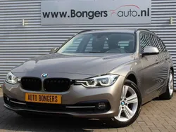 Grijs, metallic lak Gebruikt 2019 BMW 318 Sport Line Stationwagen | € 20.500 (Super prijs)