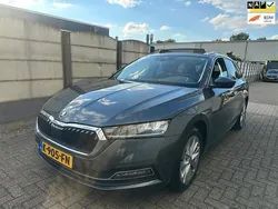 Grijs Gebruikt 2020 Skoda Octavia Style Stationwagen | € 17.799 (Iets duurder)