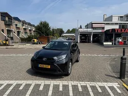 Zwart Gebruikt 2024 Toyota Aygo Play Hatchback | € 18.950 (Goede deal)