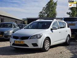 Wit Gebruikt 2011 Kia Ceed Hatchback | € 3.249 (Eerlijke prijs)