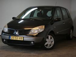 Zwart Gebruikt 2006 Renault Scénic II Luxe MPV | € 1.450 (Eerlijke prijs)