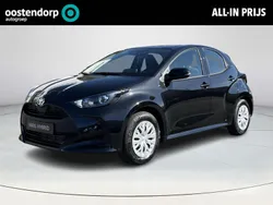Zwart Gebruikt 2025 Toyota Yaris Hybrid Comfort Hatchback | € 26.445 (Iets duurder)
