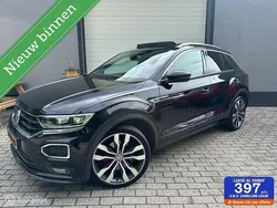 Zwart Gebruikt 2018 VW T-Roc R-line SUV | € 24.499 (Eerlijke prijs)