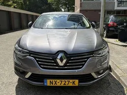 Grijs Gebruikt 2017 Renault Talisman Intens Sedan | € 10.300 (Eerlijke prijs)