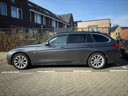 Grijs Gebruikt 2017 BMW 320 Stationwagen | € 13.950 (Goede deal)