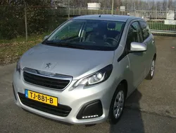 Grijs Gebruikt 2017 Peugeot 108 Active Hatchback | € 7.395 (Eerlijke prijs)