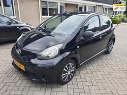 Zwart Gebruikt 2012 Toyota Aygo Comfort Hatchback | € 2.250 (Goede deal)